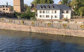 Au Bord De L'Eau